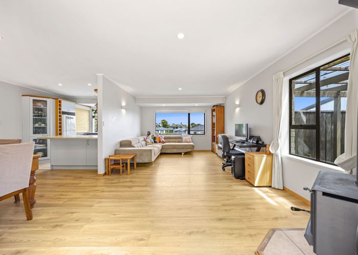  at 18 Janome Place, Bucklands Beach, Manukau City, Auckland