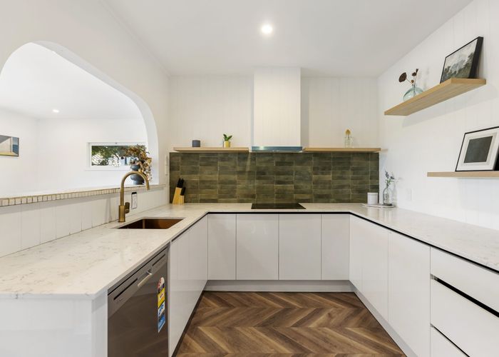  at 242 East Coast Road, Forrest Hill, North Shore City, Auckland