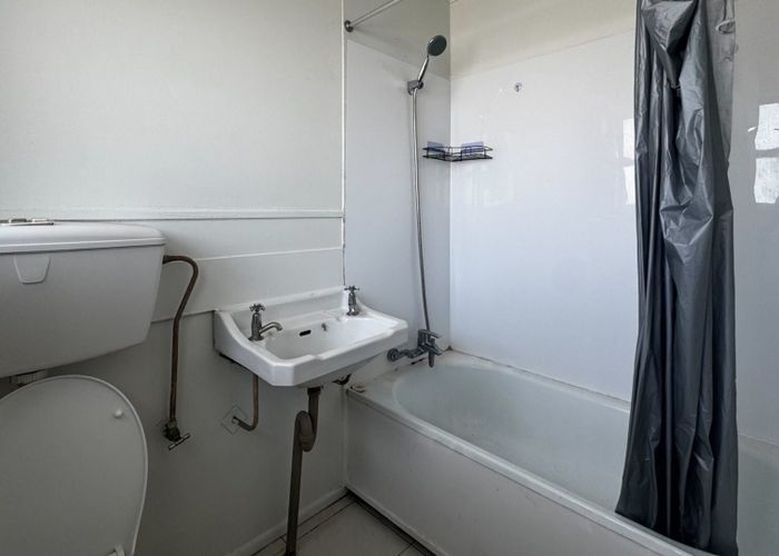  at 2/11 Atkinson Avenue, Otahuhu, Auckland City, Auckland