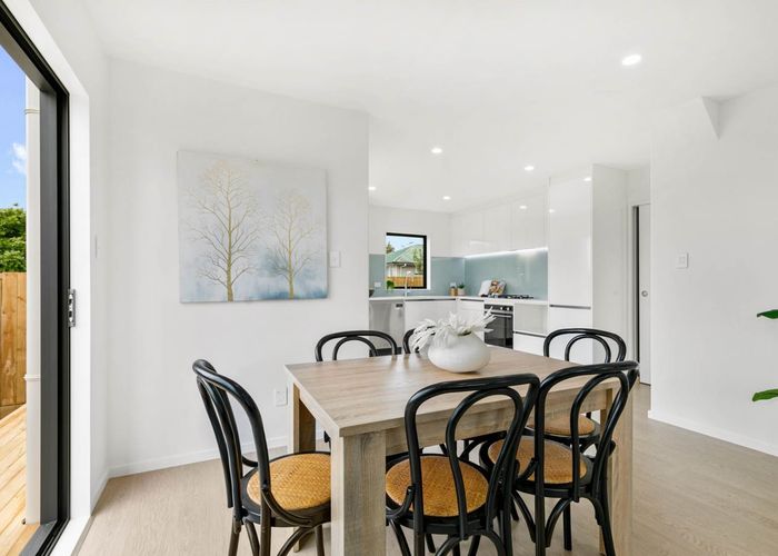  at 90A,B & C Seymour Road, Sunnyvale, Waitakere City, Auckland