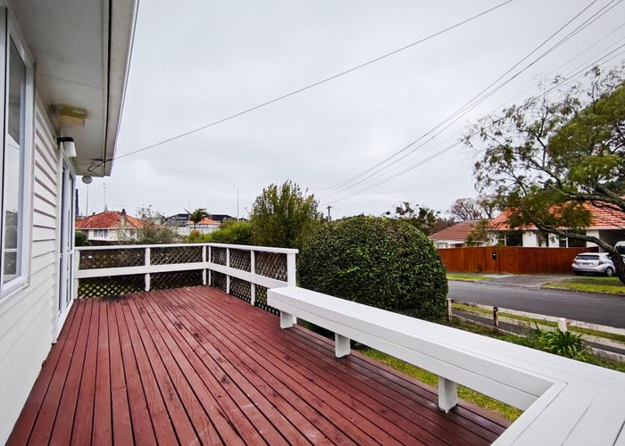  at 2 Novar Place, Point Chevalier, Auckland City, Auckland