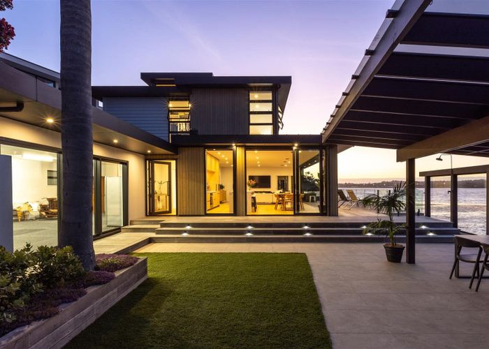  at 17 Lansdowne Street, Bayswater, North Shore City, Auckland