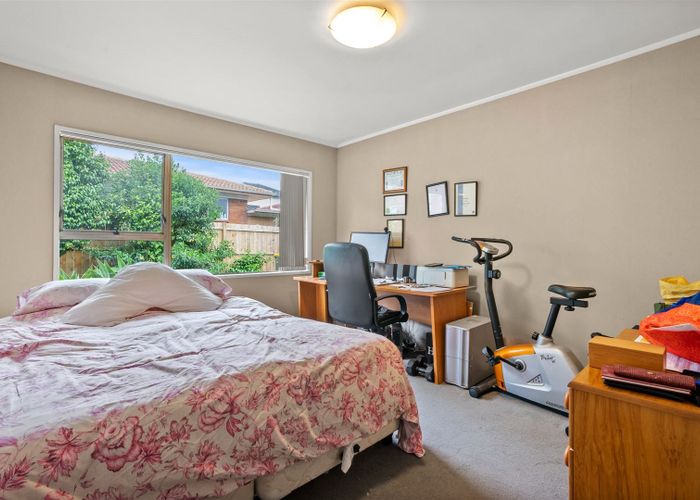  at 2/15 Hayward Road, Papatoetoe, Auckland
