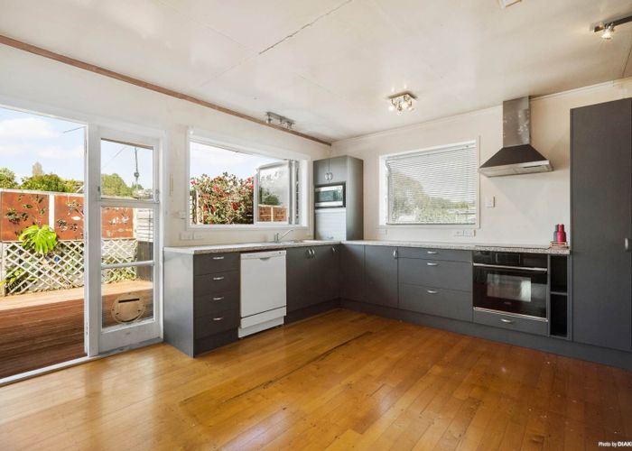  at 20 Lingfield Street, Glenfield, North Shore City, Auckland
