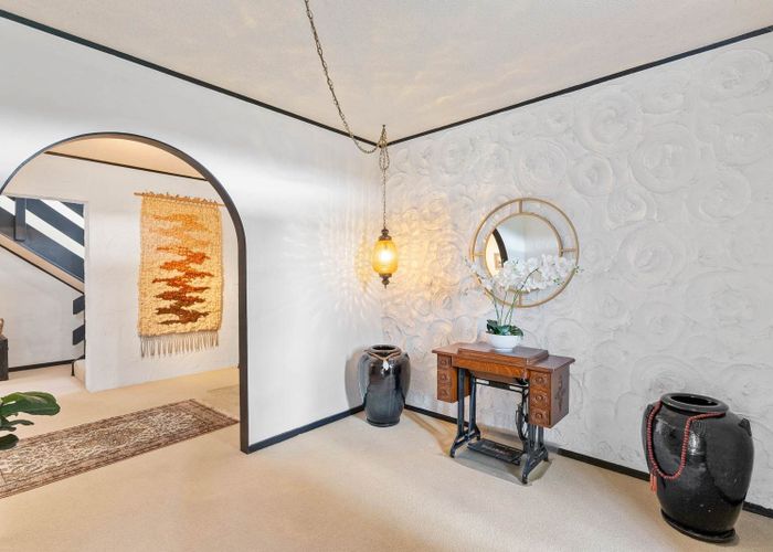  at 18 Surville Place, Mairangi Bay, North Shore City, Auckland