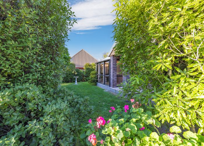  at 2/47A Main Road, Redcliffs, Christchurch
