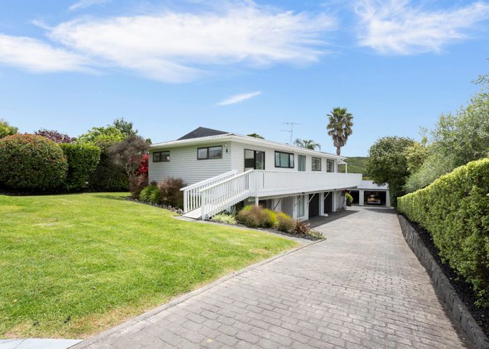  at 24 School Road, Riverhead, Riverhead