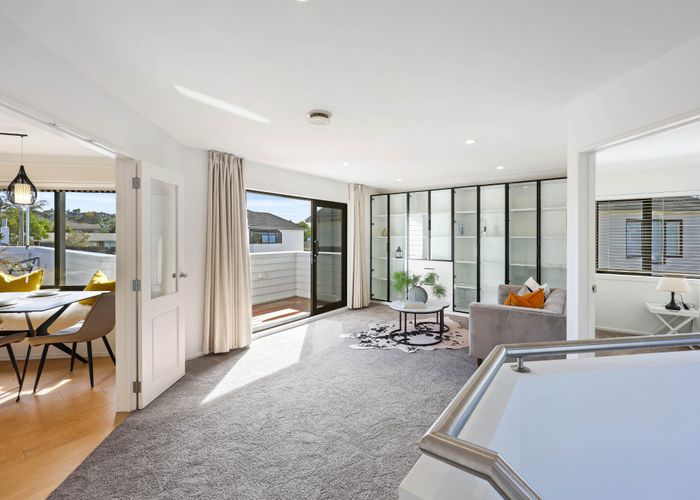  at 2/30 Eastern Beach Road, Eastern Beach, Auckland