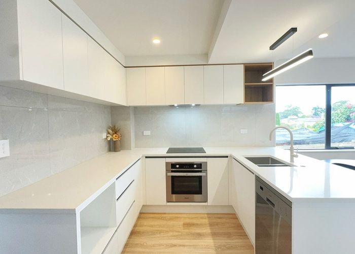  at 7/2A Mantra Road, Massey, Waitakere City, Auckland