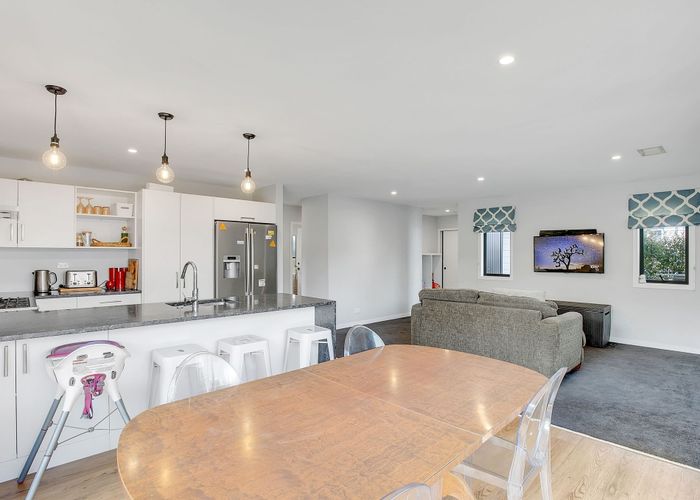 For sale 97b Randwick Crescent, Moera, Lower Hutt, Wellington homes