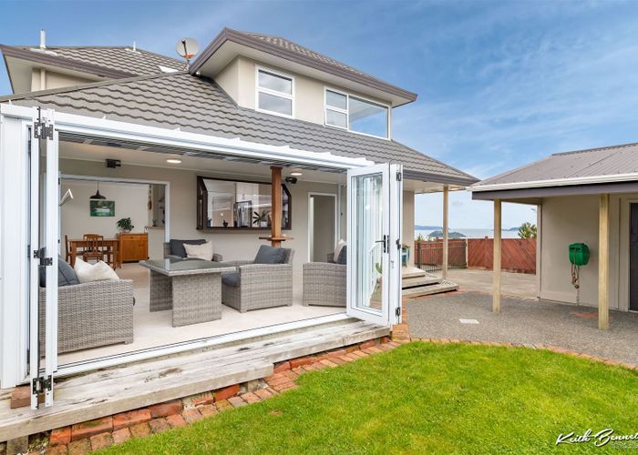  at 8 Te Whiti Grove, Korokoro, Lower Hutt