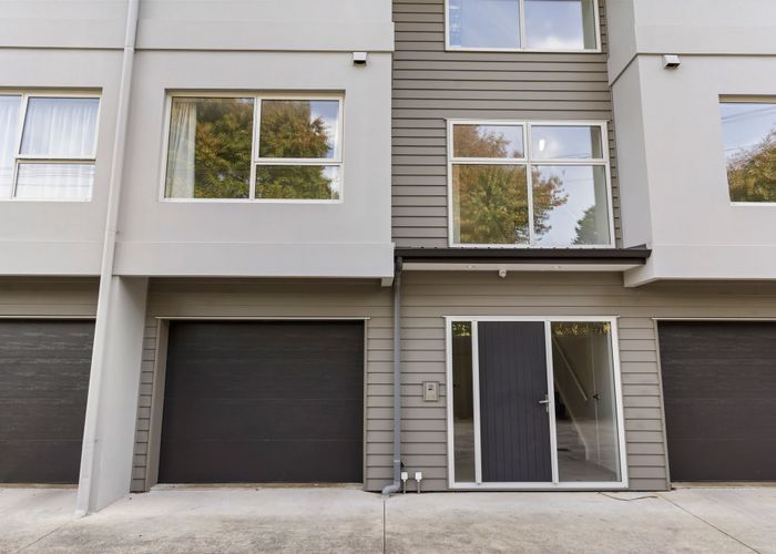  at 2/23 Wellington Street, Papakura, Papakura, Auckland
