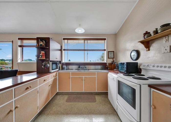 Free property data for 4 Ngapapa Street, Urenui homes.co.nz