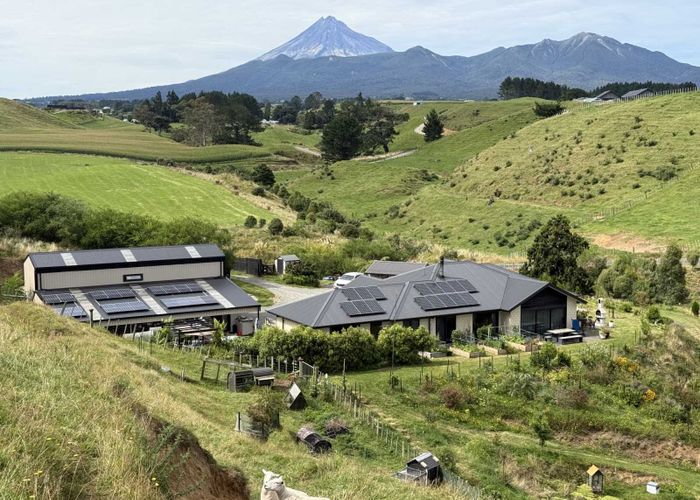  at 2 Te Ara Karoiroa, Hurford, New Plymouth, Taranaki