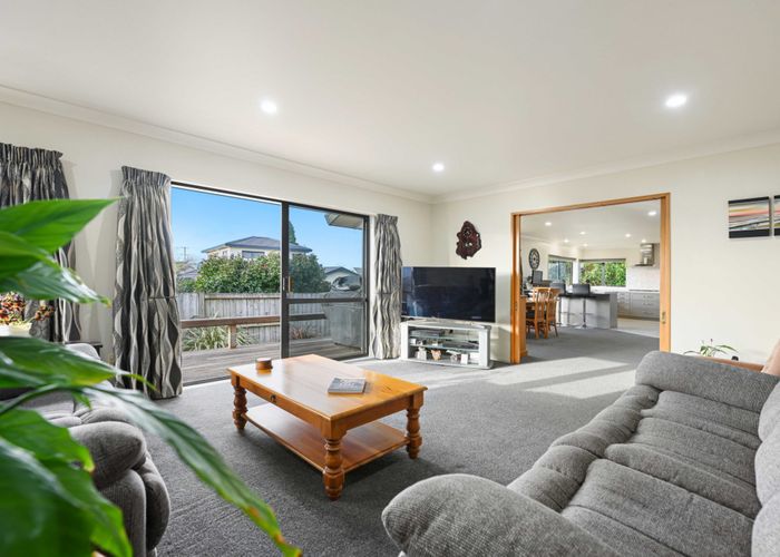  at 4 Hubert Place, Chartwell, Hamilton