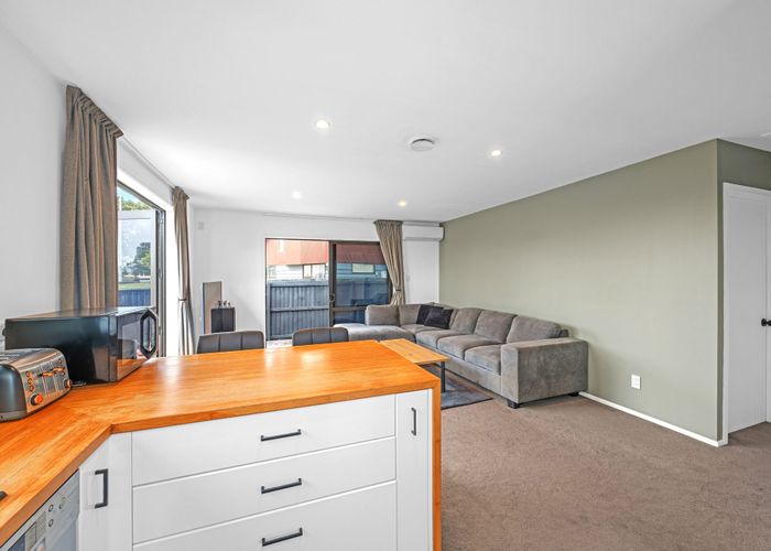  at 1/84 Queenspark Drive, Parklands, Christchurch City, Canterbury