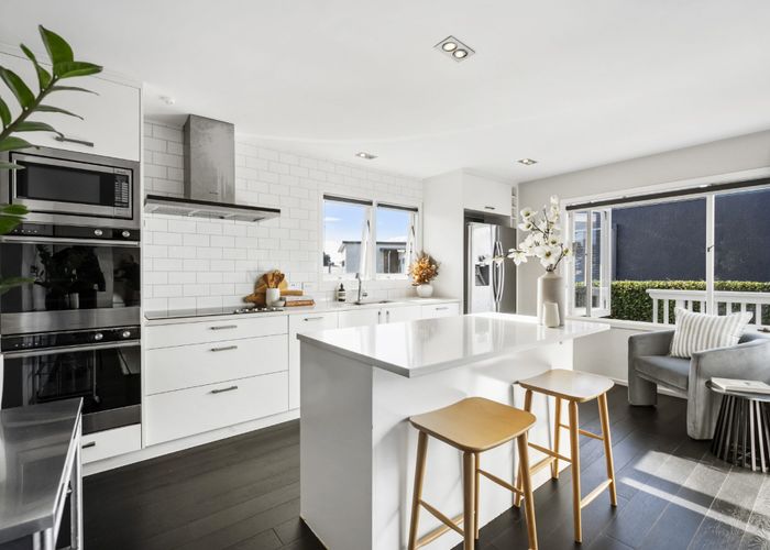  at 81a Sylvan Avenue, Northcote, North Shore City, Auckland