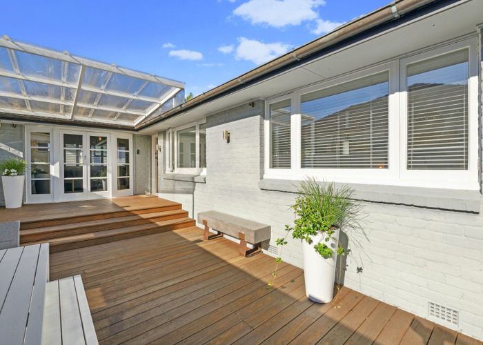  at 1/123 Queen Street, Northcote Point, North Shore City, Auckland