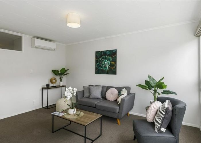 at 1/24 Deller Grove, Silverstream, Upper Hutt, Wellington