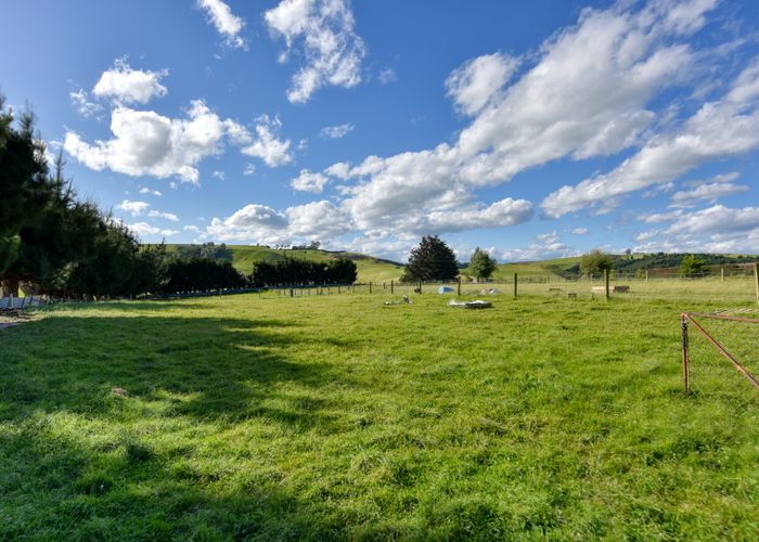  at 37 Robertson Road, Chatton North