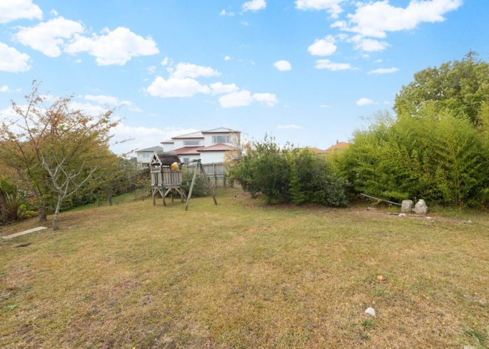  at 6a Waari Avenue, Sunnyvale, Waitakere City, Auckland