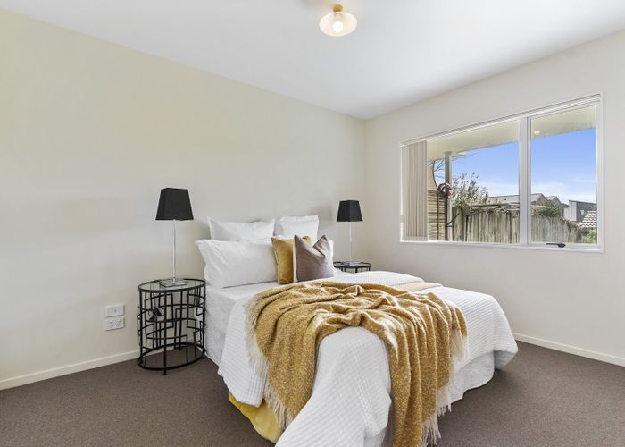  at 1/242 Great North Road, Henderson, Waitakere City, Auckland