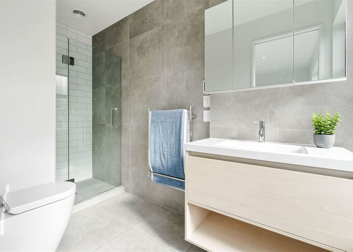  at 2/2 Manning Street, Hamilton Central, Hamilton