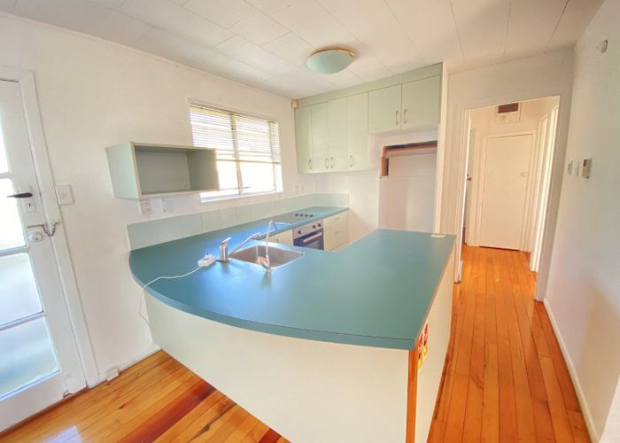  at 2/15 Garland Road, Greenlane, Auckland City, Auckland