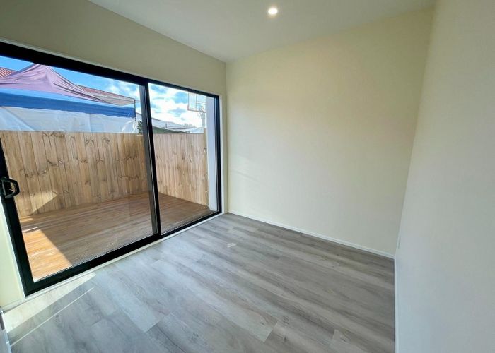  at 40 Friesian Drive, Mangere, Auckland