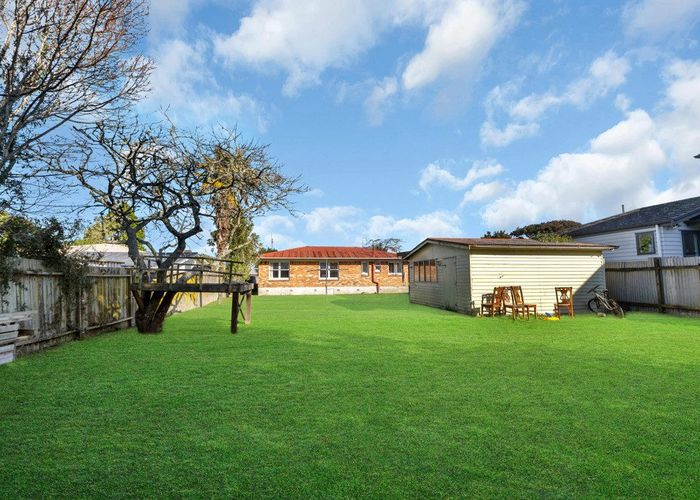  at 8 Braeburn Place, Takanini, Papakura, Auckland