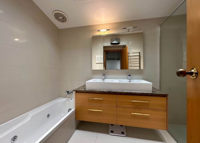  at 3C Dallinghoe Crescent, Milford, North Shore City, Auckland