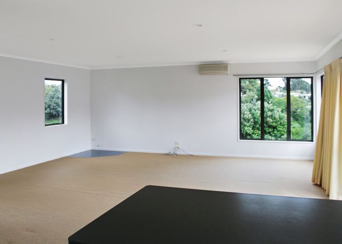  at 8 Ruapehu Drive, Fitzherbert, Palmerston North, Manawatu / Whanganui