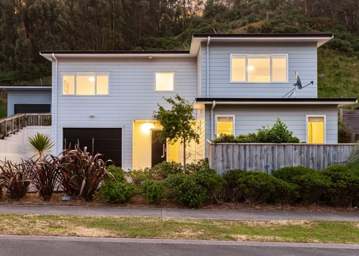  at 51 Banks Boulevard, Whitby, Porirua, Wellington