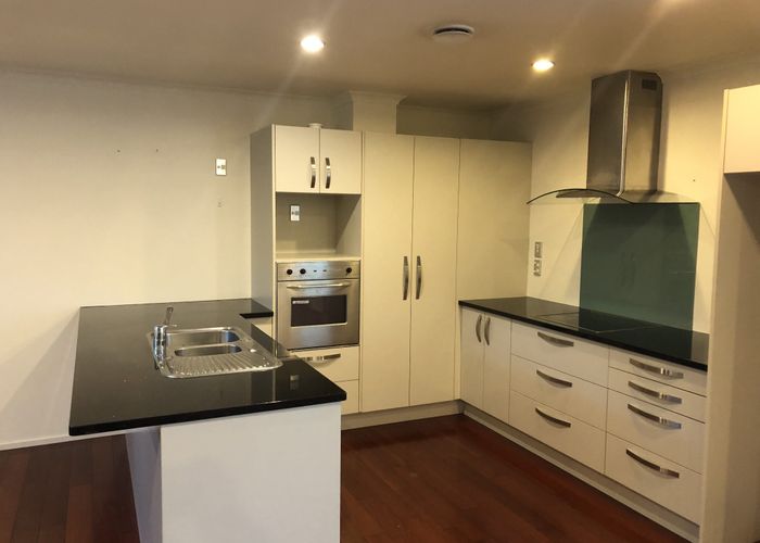  at 8a Lyon Avenue, St Lukes, Auckland City, Auckland