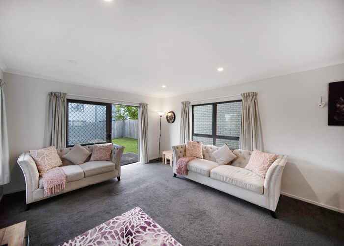  at 5 Apa Street, Weymouth, Auckland