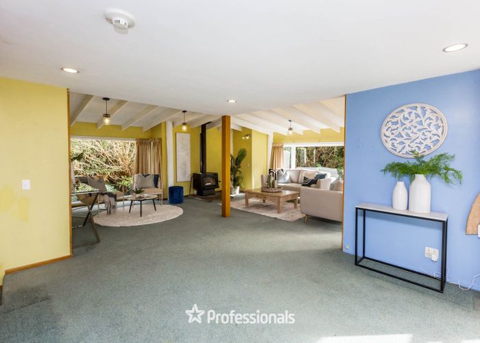  at 32 and 30 Avian Crescent, Blue Mountains, Upper Hutt, Wellington