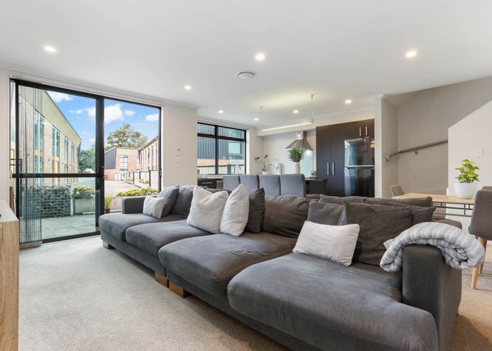  at 14/182 Flat Bush School Road, Flat Bush, Auckland