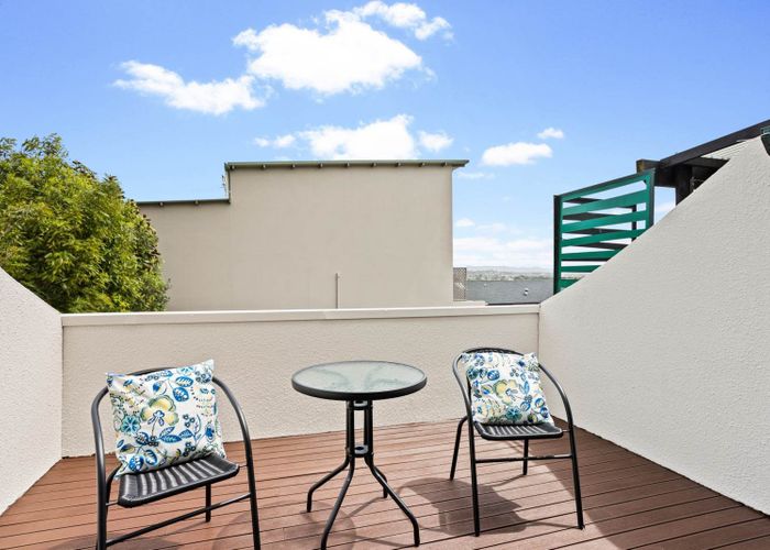  at 2/561 Blockhouse Bay Road, Blockhouse Bay, Auckland City, Auckland