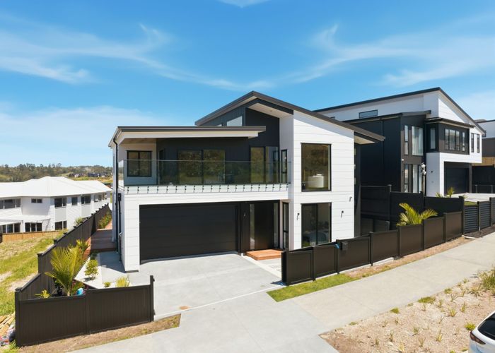  at 154 Te Oneroa Way, Long Bay, North Shore City, Auckland