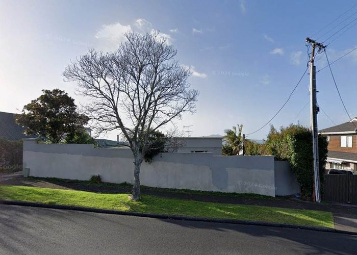  at 2/173 East Coast Road, Forrest Hill, North Shore City, Auckland