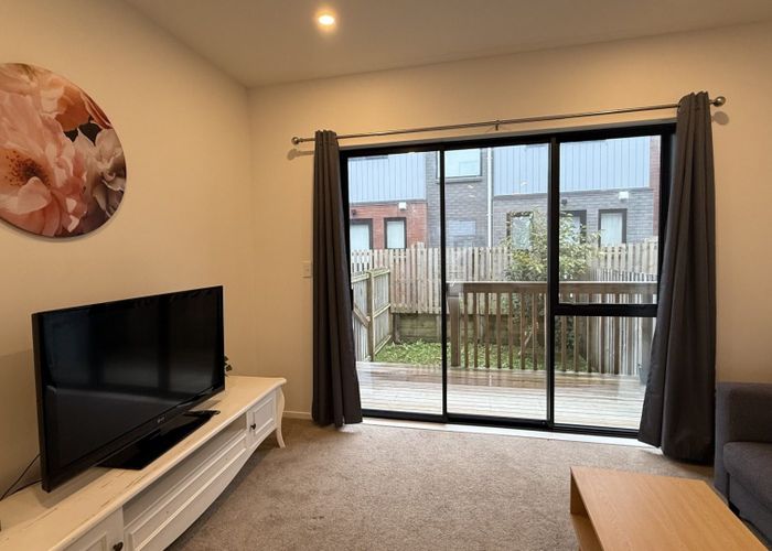  at 15 Aumarire Lane, Favona, Manukau City, Auckland