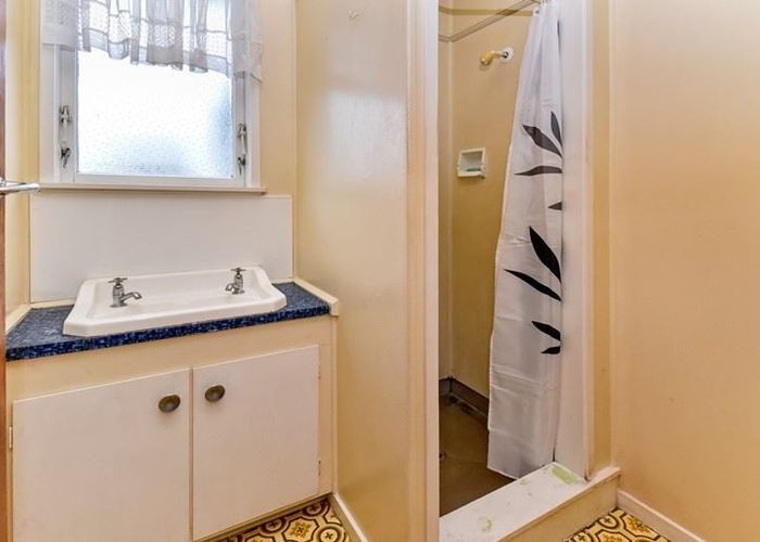  at 2/9 Oxford Road, Manurewa, Manukau City, Auckland