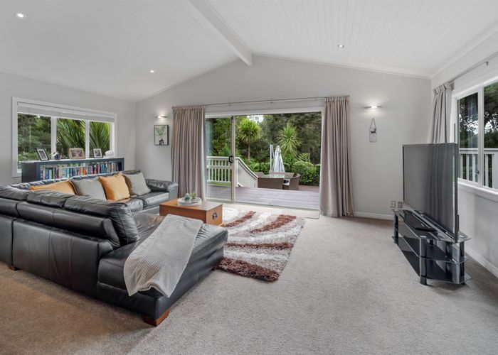  at 10 Hobson Heights Road, Lucas Heights, Auckland
