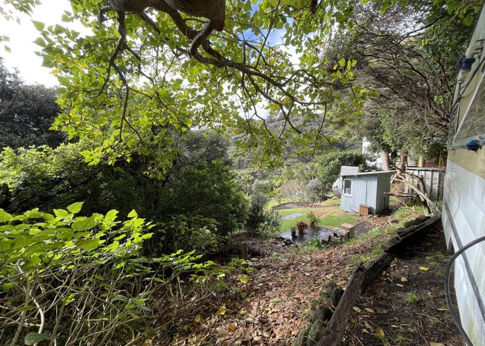  at 84 Seaview Road, Piha, Waitakere City, Auckland