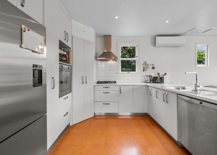  at 180 Brooklands Road, Vogeltown, New Plymouth, Taranaki