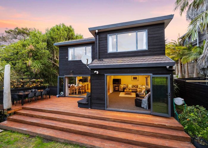  at 2/31 John Court  Street, Birkenhead, North Shore City, Auckland