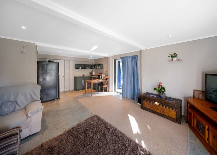  at 33B Earlsworth Road, Mangere East, Auckland