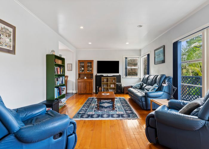  at 77 Buscomb Avenue, Henderson, Auckland