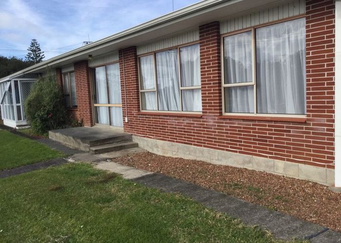  at 3/2 Vodanovich Road, Te Atatu South, Auckland