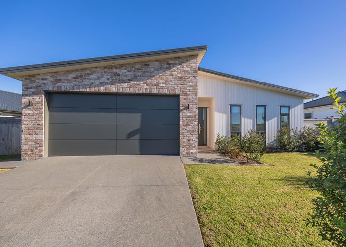  at 53 Angiangi Crescent, Beachlands, Auckland